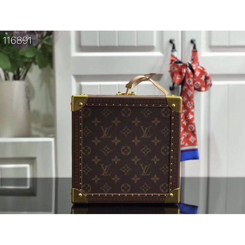 l**is V*t*n monogram makeup box