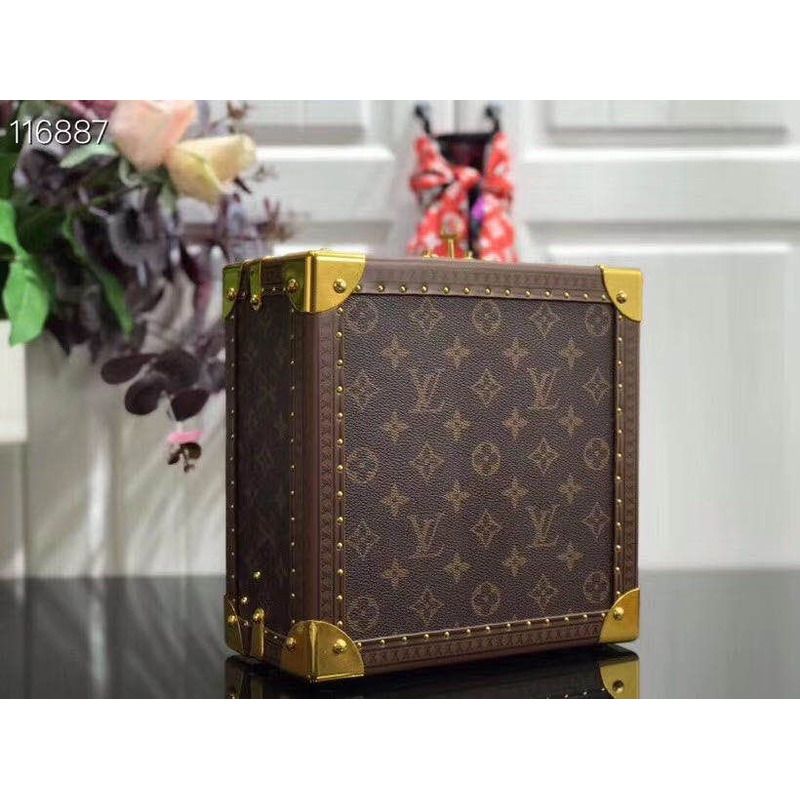 l**is V*t*n monogram makeup box