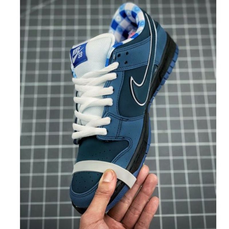Nike SB Dunk Low Blue Lobster 2009 Sneaker