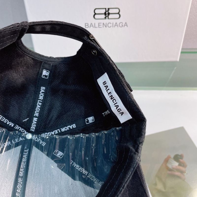 Ba*len*cia*ga logo baseball cap in black