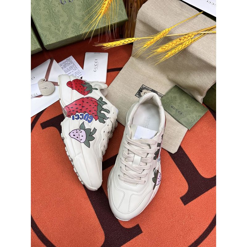 G*u*i rhyton starwberry (w)