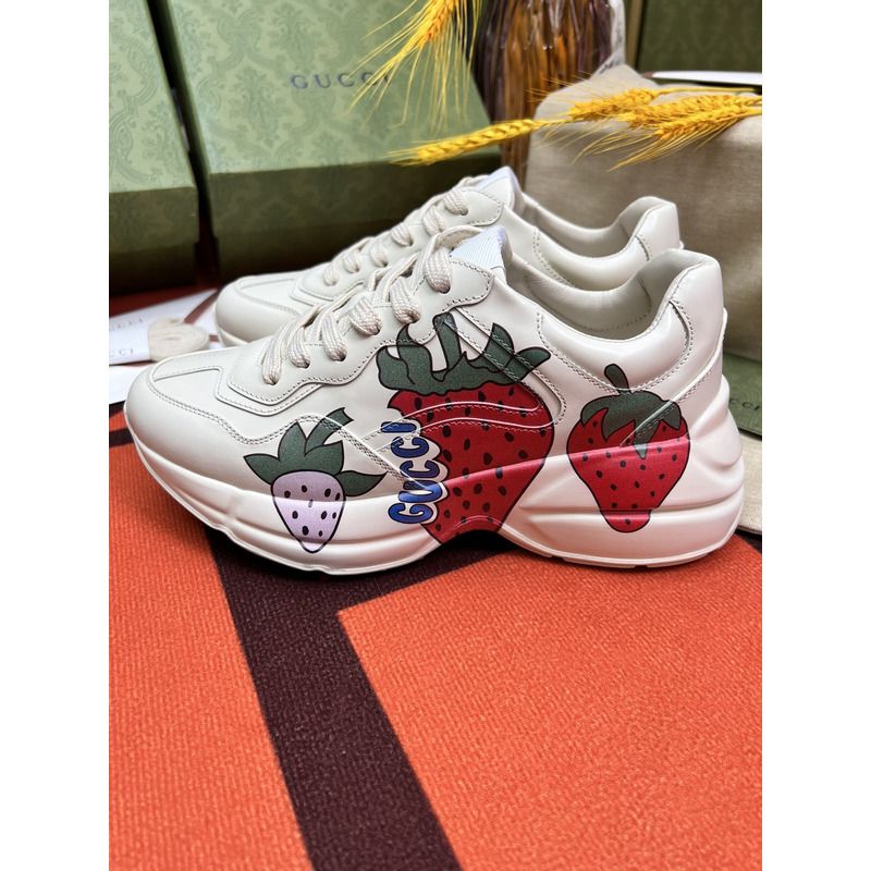 G*u*i rhyton starwberry (w)