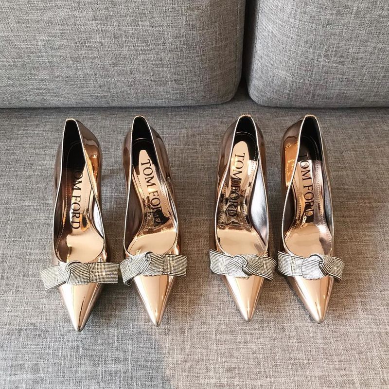 TOM FORD BOW MIRROR LEATHER POINTY PUMP IN GOLD