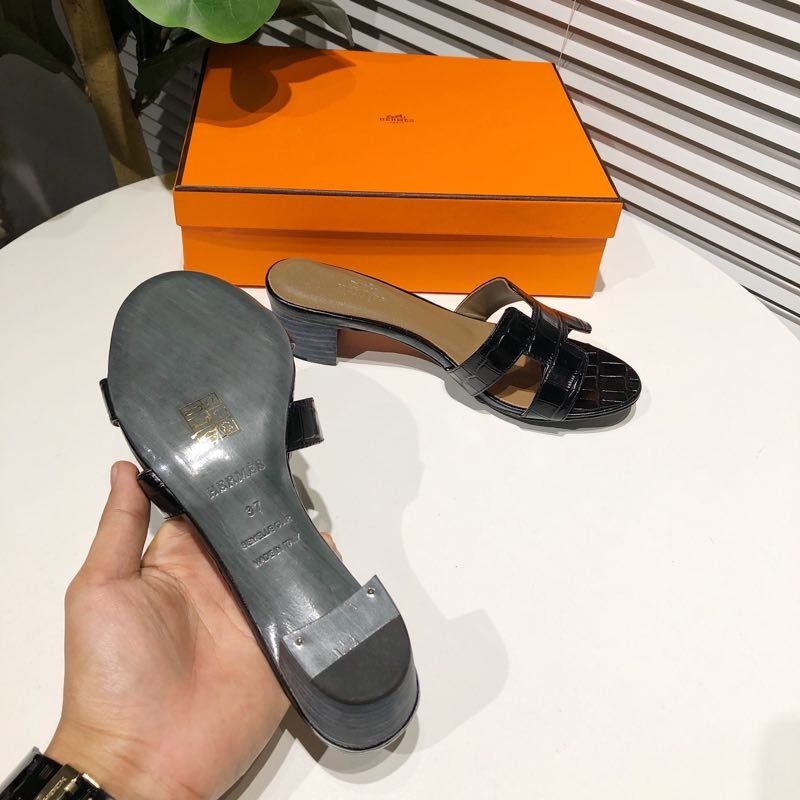 H**mes oran crocodile sandals in black