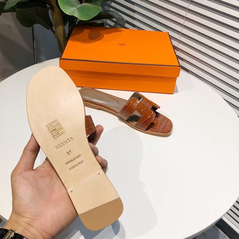 H**mes oran crocodile sandals in brown