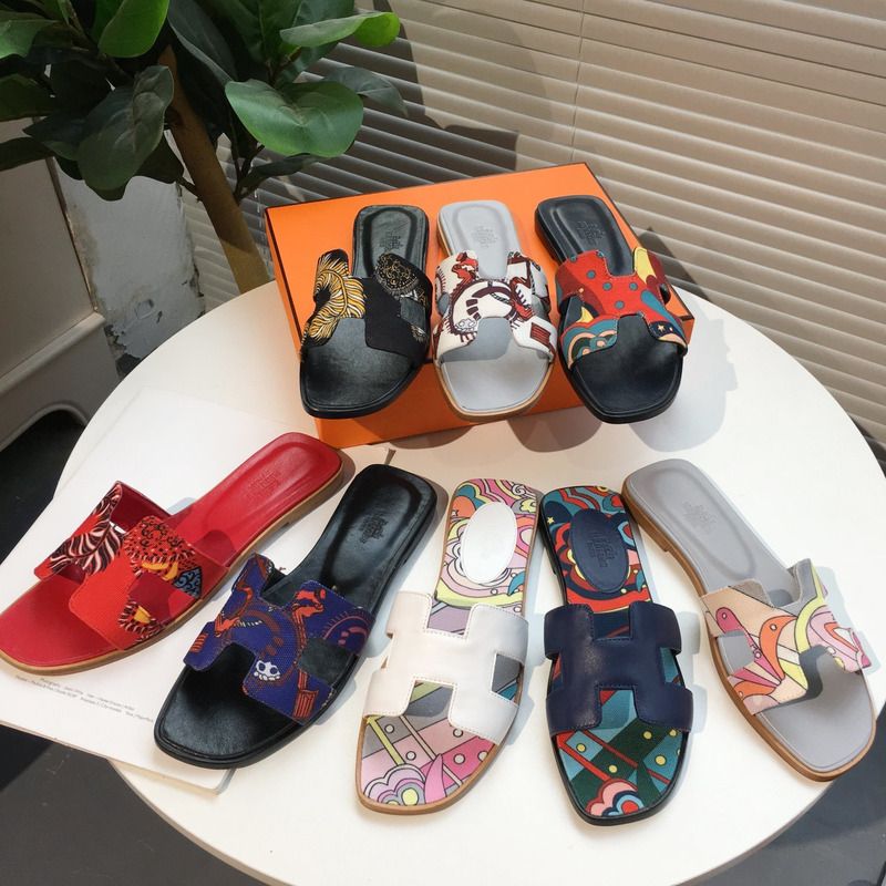 H**mes blue-red pattern oran sandals
