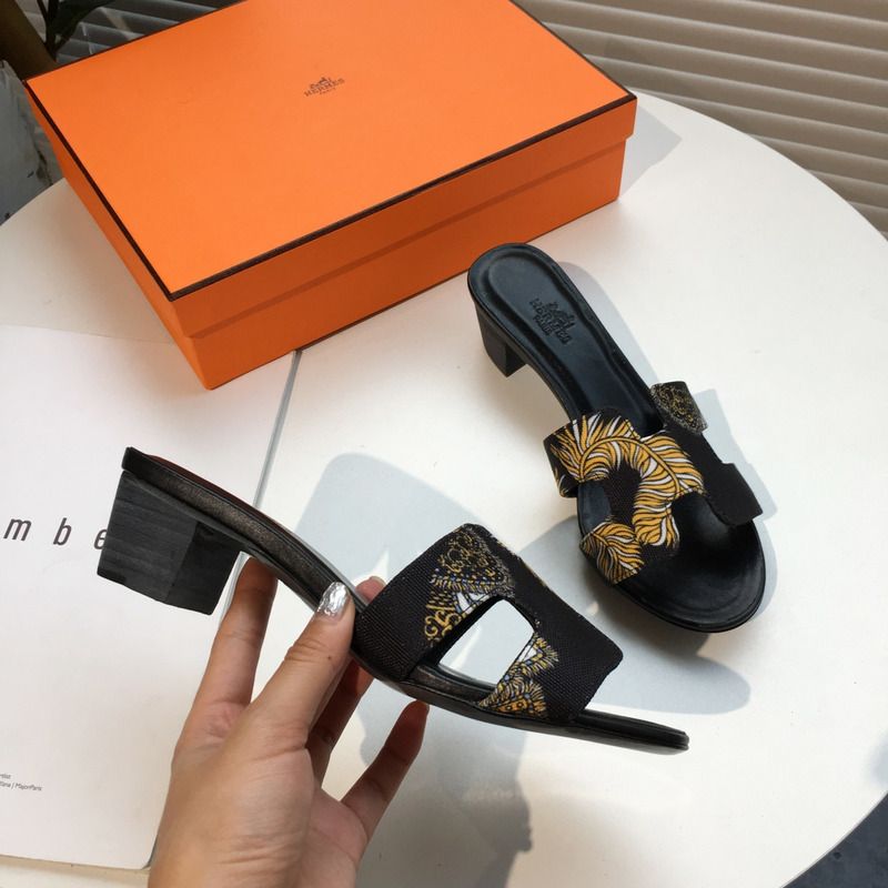 H**mes oran sandals in black