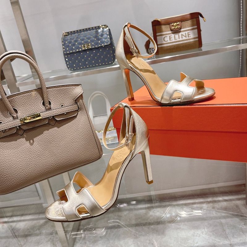 H**mes leather high heels in pale gold