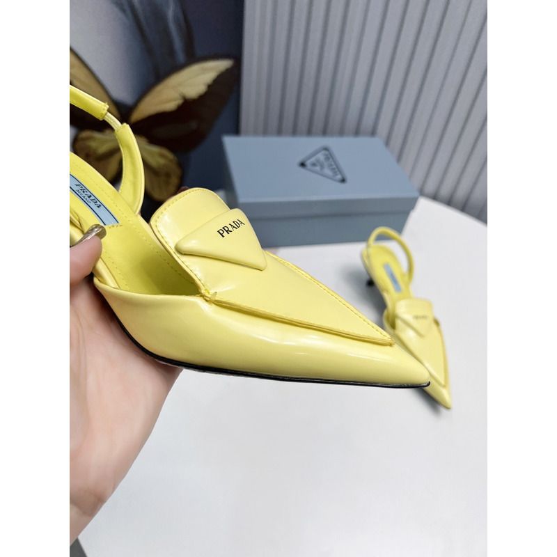 Pra*a pointed toe leather shoe black yellow