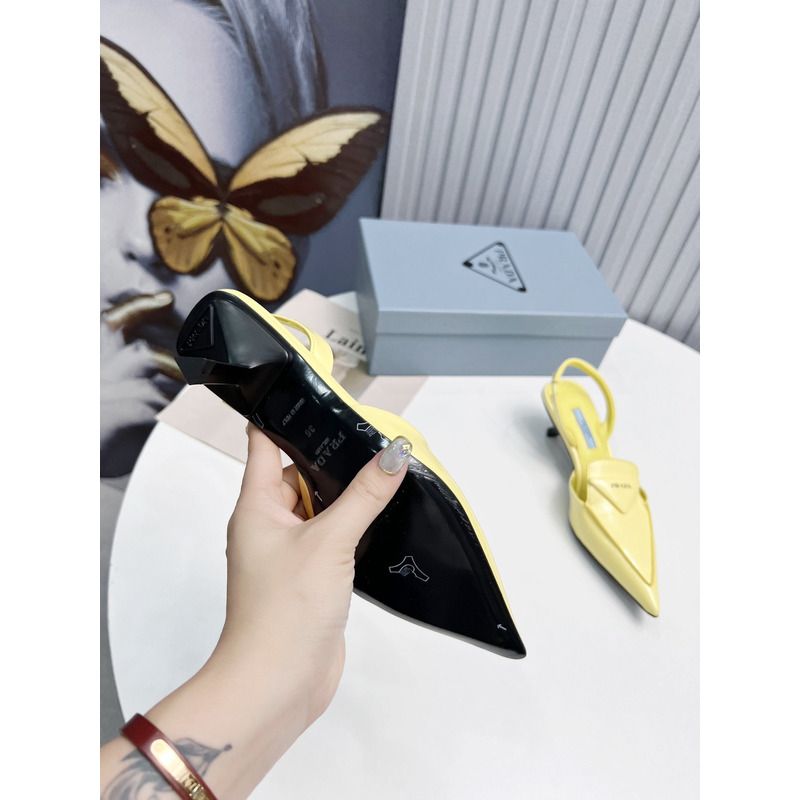 Pra*a pointed toe leather shoe black yellow