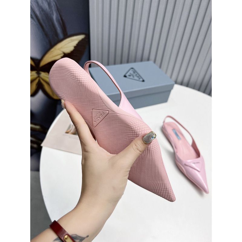 Pra*a leather flat sandals pink