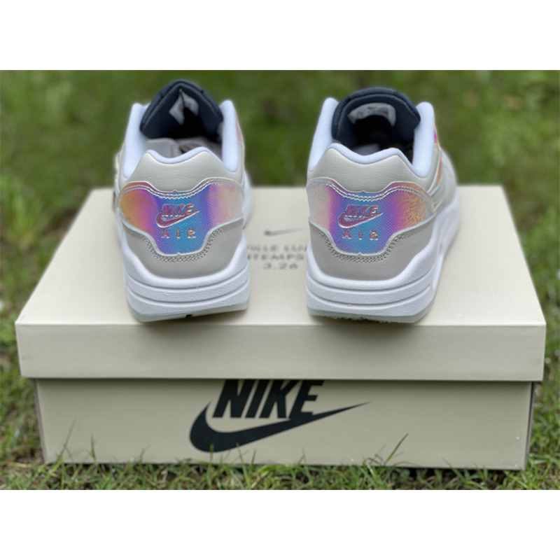 Nike Air Max 1 AMD La Ville Lumière Sneaker Summit White/Light Bone