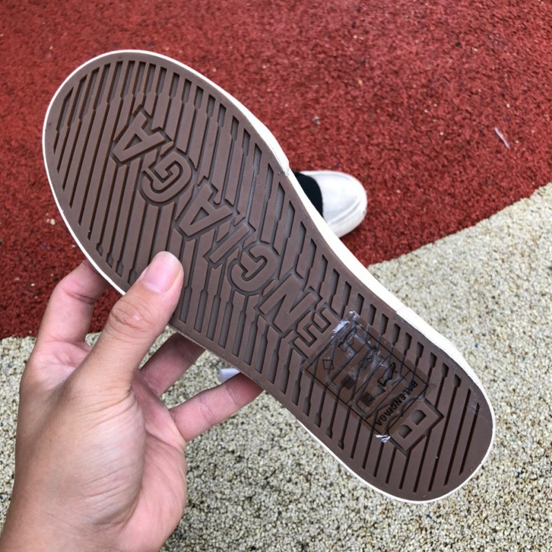 Ba*len*cia*ga paris mid destroyed sneaker black