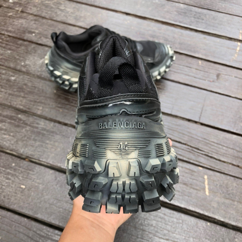 Ba*len*cia*ga defender mesh sneaker black