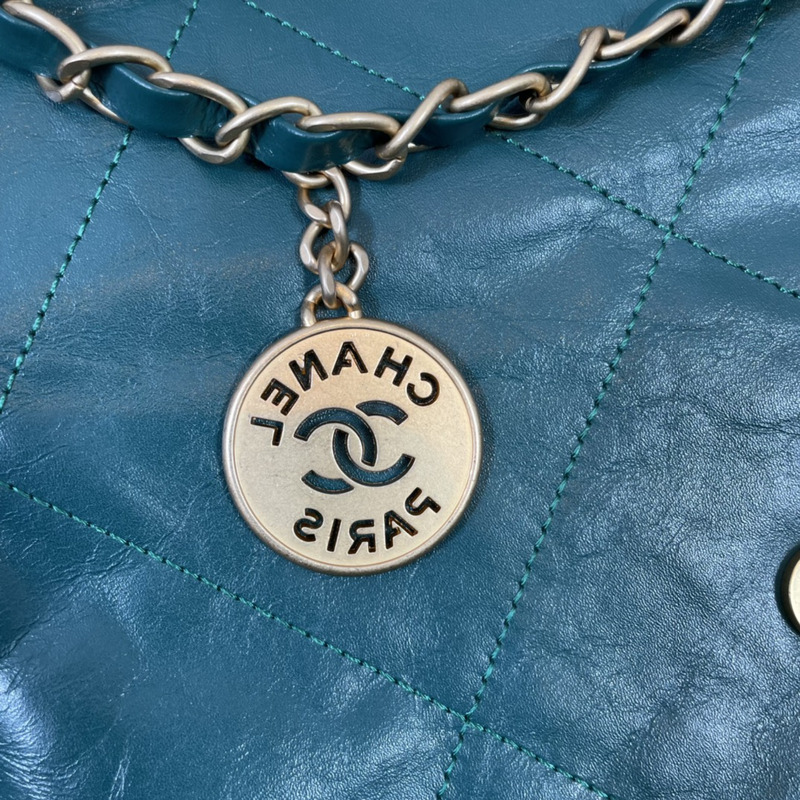 Ch*el 22 handbag shiny calfskin gold-tone & metal green