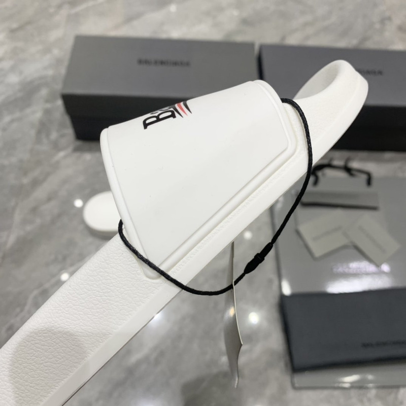 Ba*len*cia*ga pool sandals white