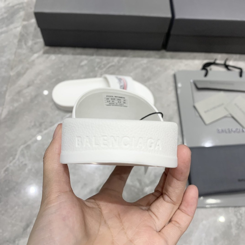 Ba*len*cia*ga pool sandals white
