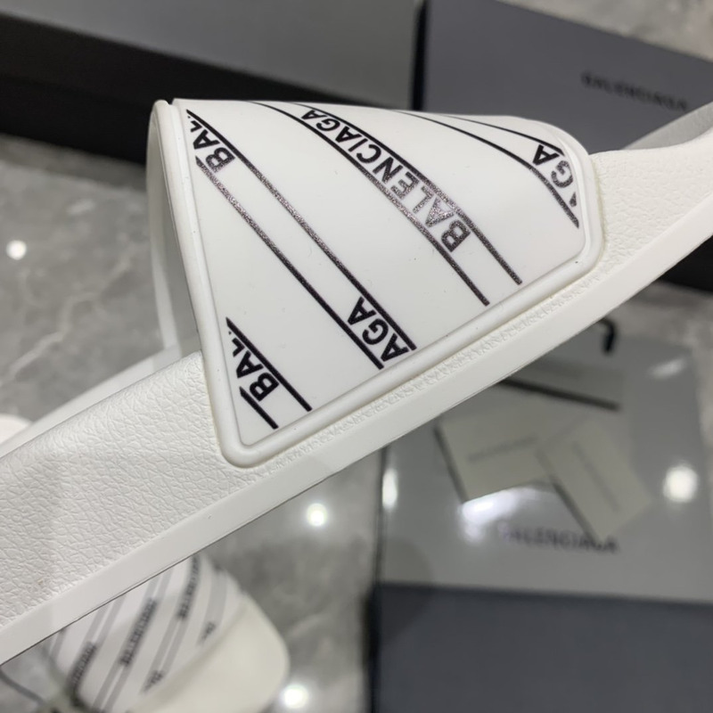 Ba*len*cia*ga logo pool slides in grain rubber