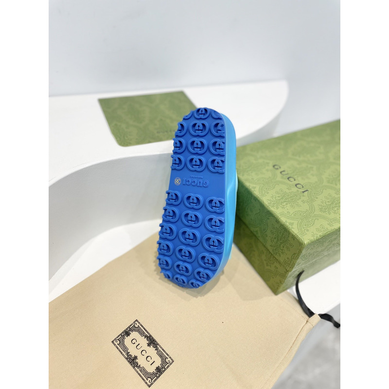 G*u*i miami interlocking g platform sandals light blue