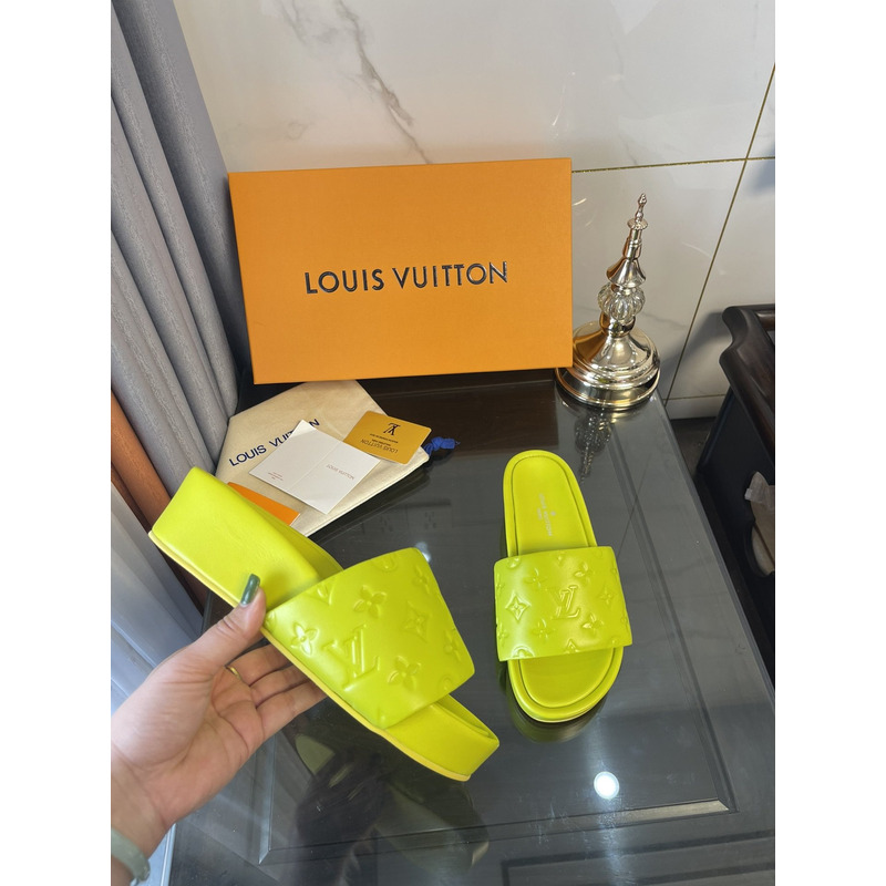 l**is V*t*n jumbo flatform mule yellow