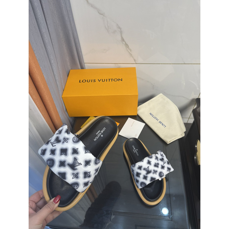 l**is V*t*n pool pillow comfort mule white