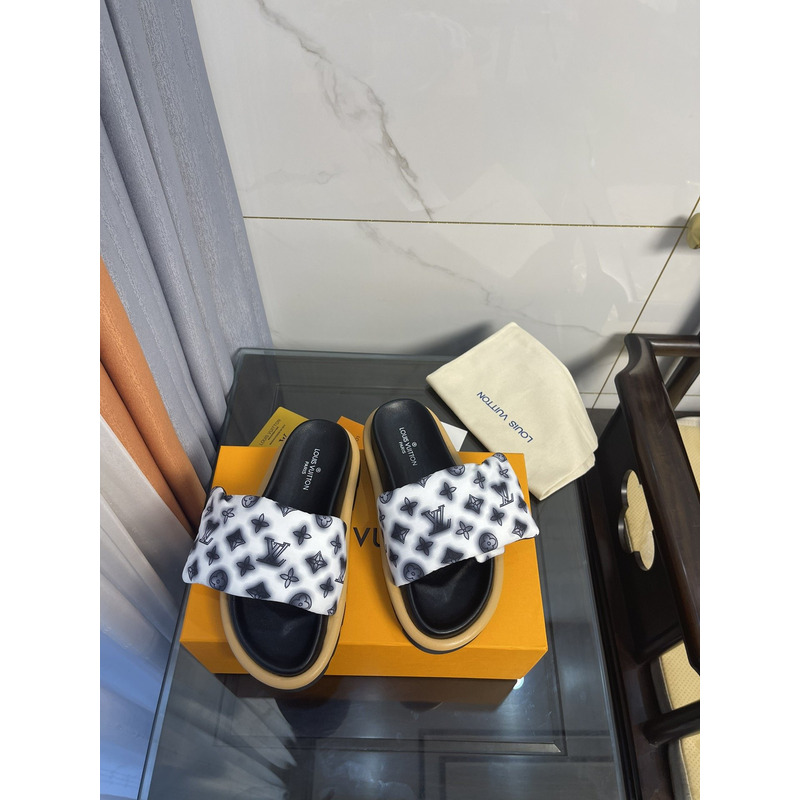 l**is V*t*n pool pillow comfort mule white