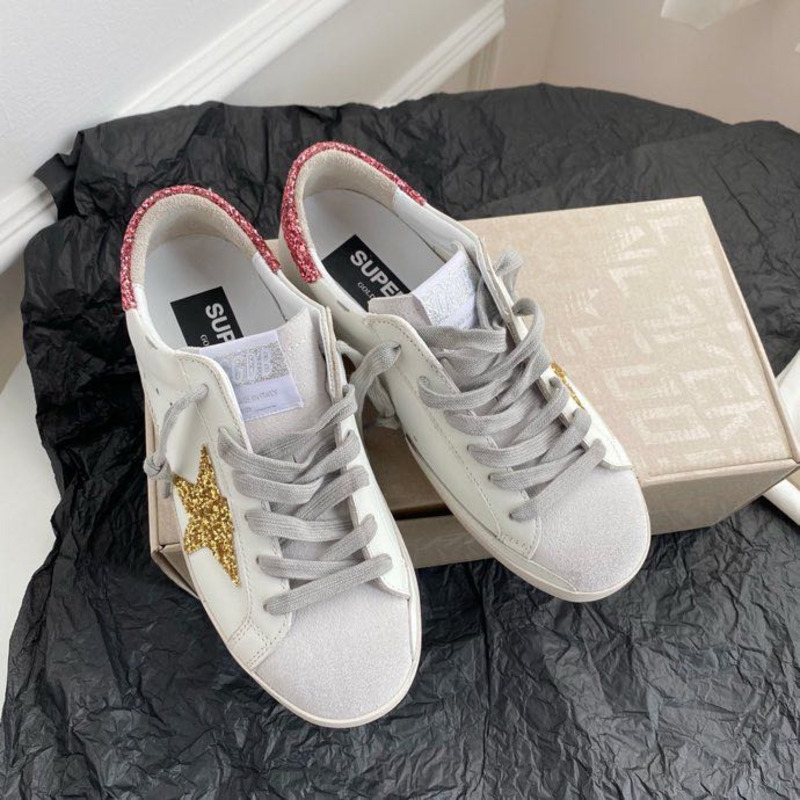 golden goose men’s S*per-star sneakers with gold star