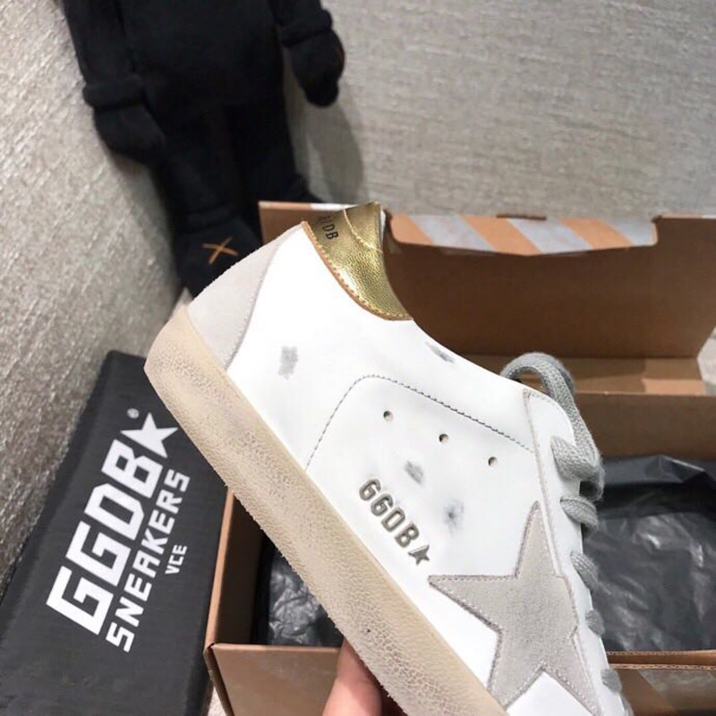 golden goose men’s S*per-star sneakers with suede star and golden heel tab