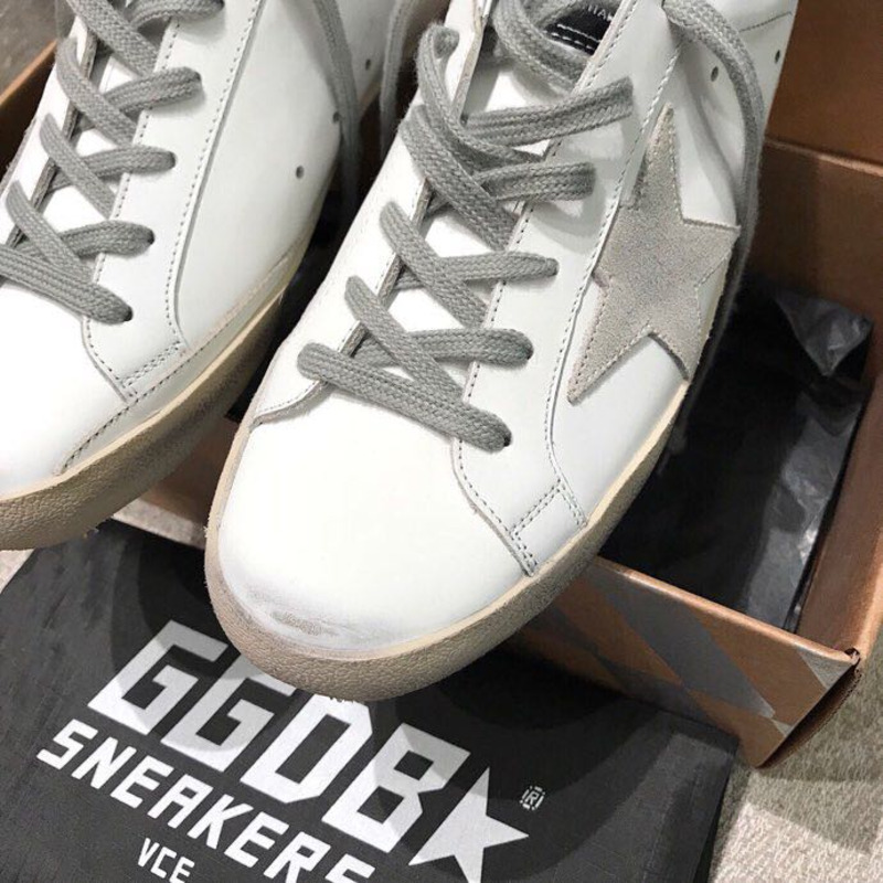 golden goose men’s S*per-star sneakers with suede star and golden heel tab