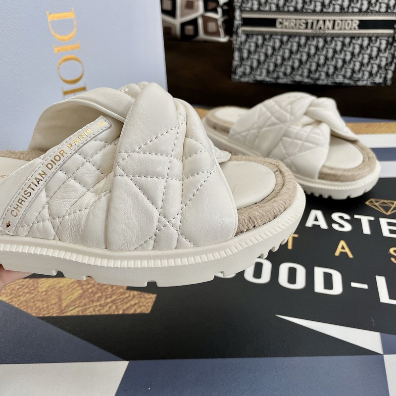 D*or dtwist-slipper leather with cannage motif white