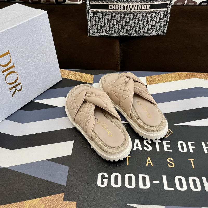 D*or dtwist-slipper leather with cannage motif beige