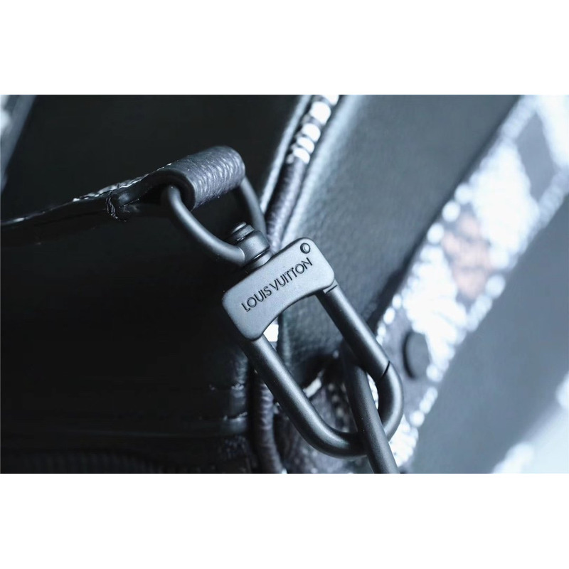 l**is V*t*n city keepall black