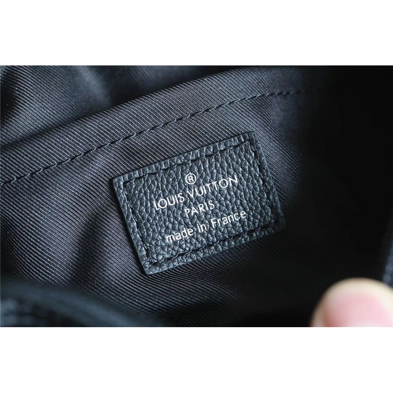 l**is V*t*n city keepall black