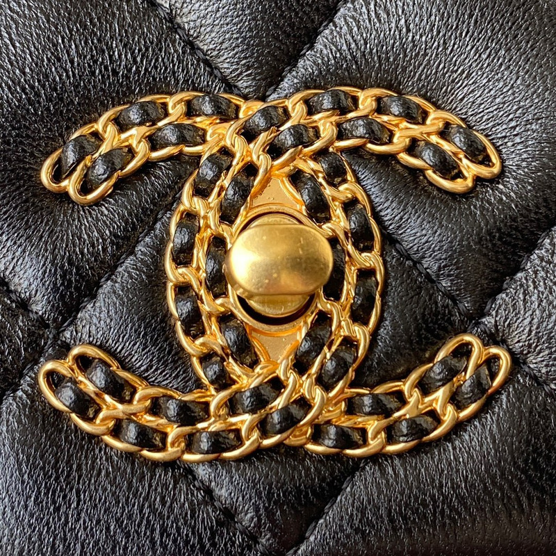 Ch*el small flap bag lambskin aprocit black