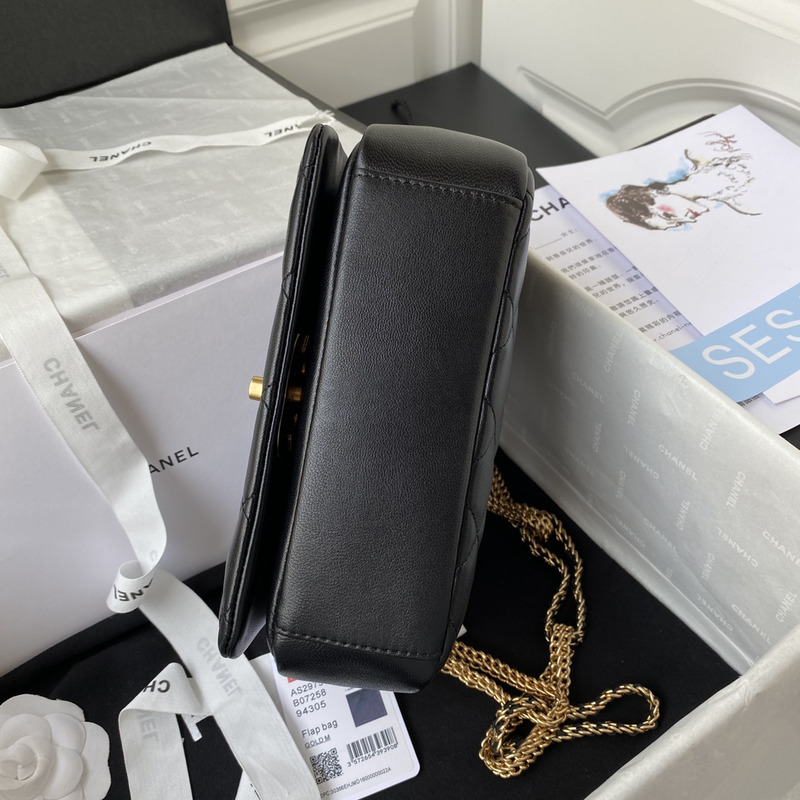 Ch*el small flap bag lambskin aprocit black