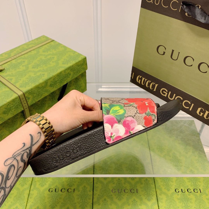 G*u*i floral and logo print pursuit slide sandal