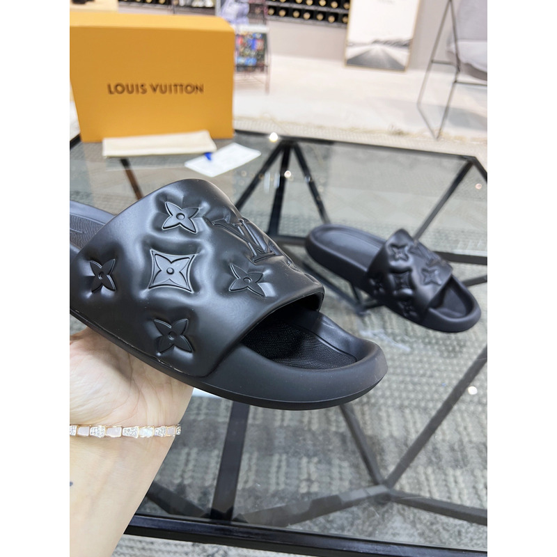 l**is V*t*n waterfront slippers black