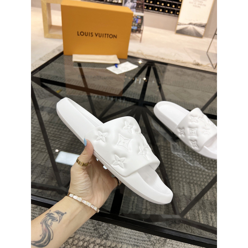 l**is V*t*n waterfront slippers white