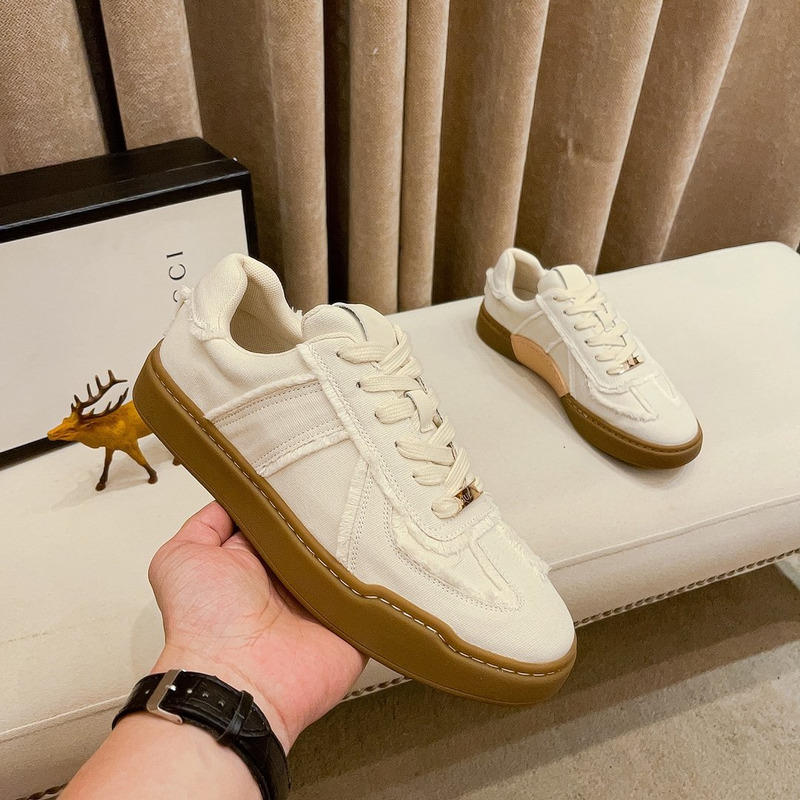 G*u*i cavas sneakers beige