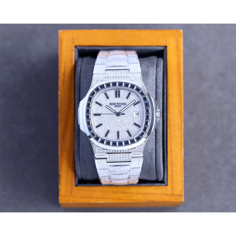 patek philippe nautilus 5711 black/white emerald Di*m*nds