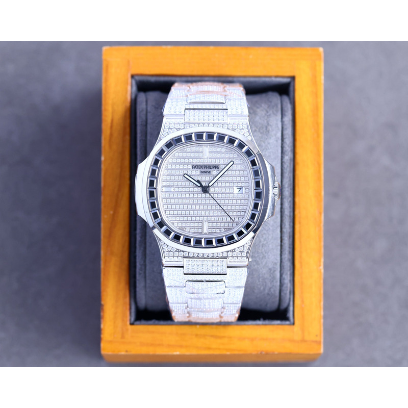 patek philippe nautilus 5711 black/white emerald Di*m*nds