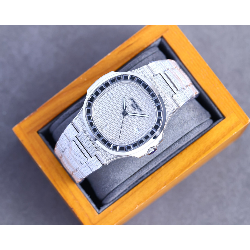 patek philippe nautilus 5711 black/white emerald Di*m*nds