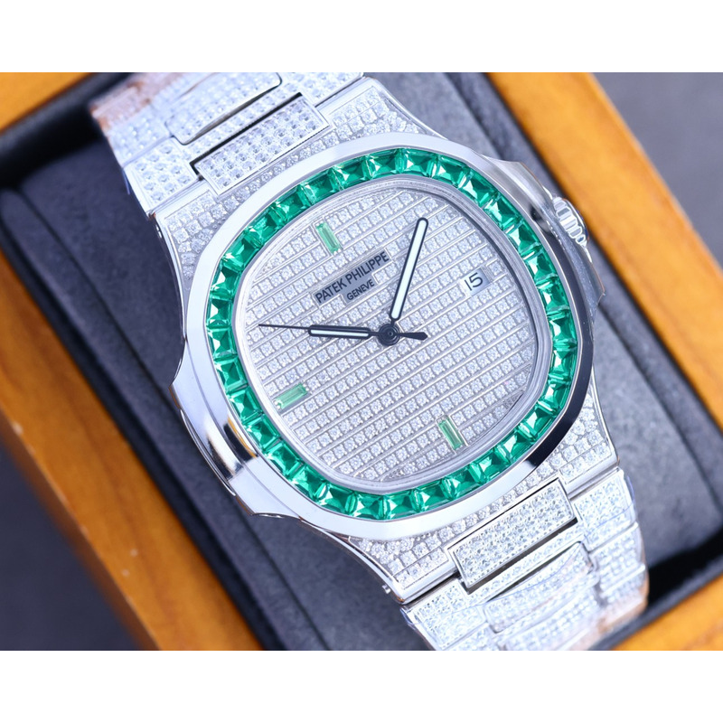 patek philippe nautilus 5719 green emerald Di*m*nds