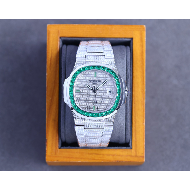patek philippe nautilus 5719 green emerald Di*m*nds