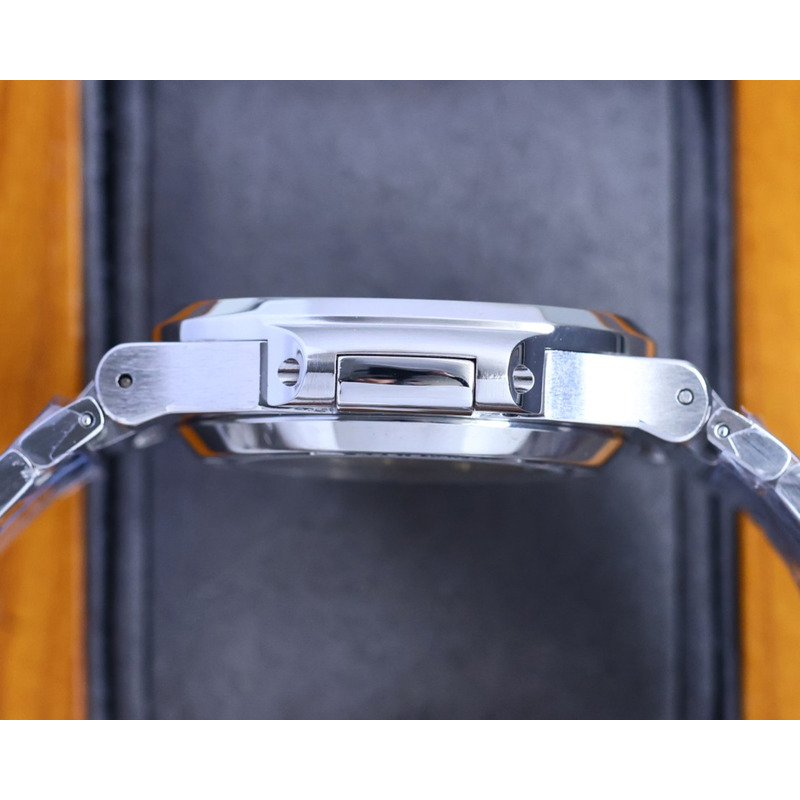 patek philippe nautilus 5719 black emerald Di*m*nds