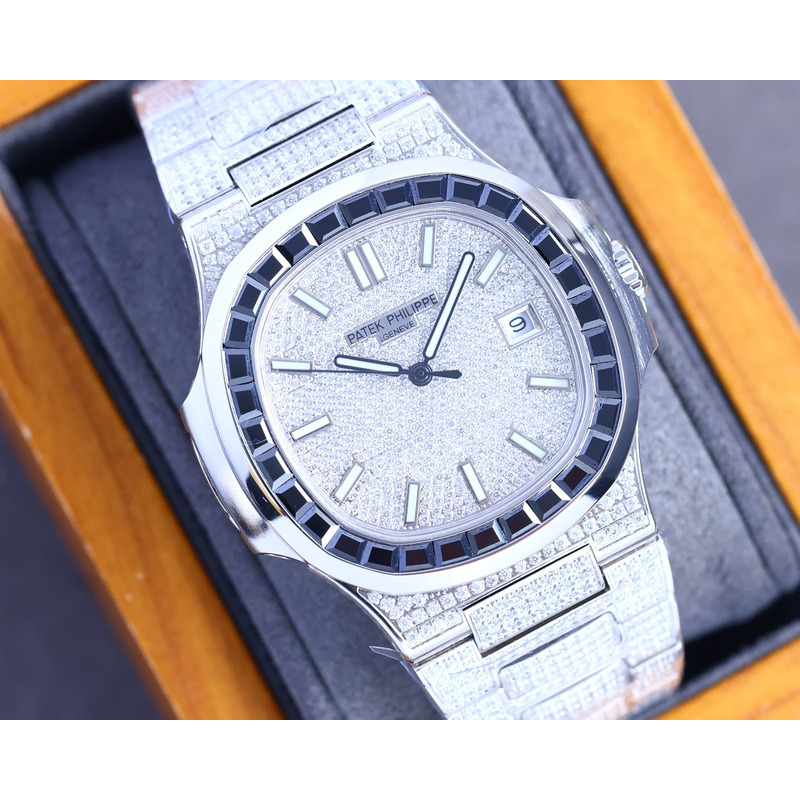 patek philippe nautilus 5711 black emerald Di*m*nds