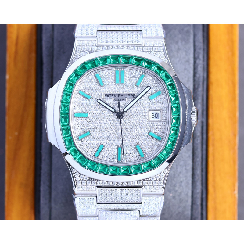 patek philippe nautilus 5711 green emerald Di*m*nds