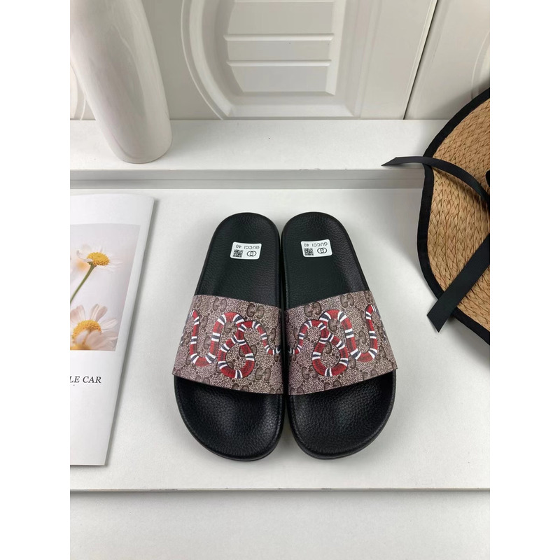 G*u*i snake sandalls