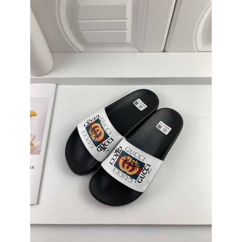 G*u*i sandal motif slide