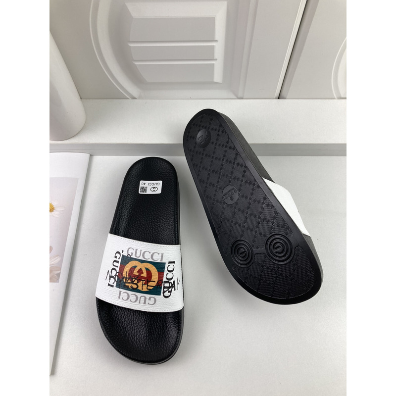 G*u*i sandal motif slide